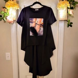 Gorgeous, unique graphic top with embedded jewels and faux 🪶 FREE 🎁